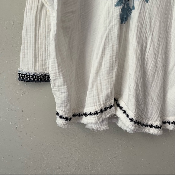 Johnny Was Vedera Gauze Blouse White Blue Sz XL IT HAS POCKETS!! - Picture 6 of 14